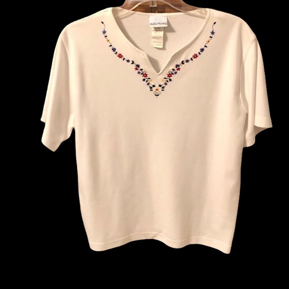 Bobby Brooks vintage white embroidered flowers neckline shortsleeved top size L - Picture 2 of 8